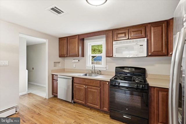 404 CEDAR DR, Lanoka Harbor, NJ 08734