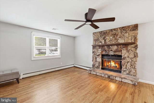 404 CEDAR DR, Lanoka Harbor, NJ 08734