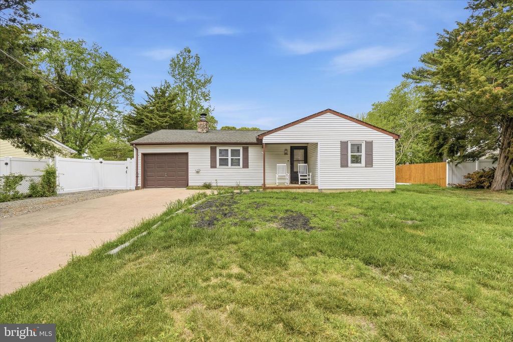404 CEDAR DR, Lanoka Harbor, NJ 08734