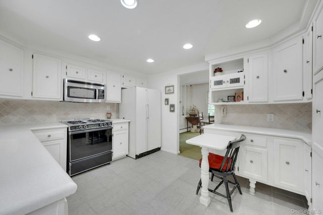 34 Dogwood Drive, Scarsdale, NY 10583