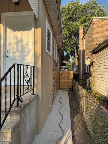 8232 S Calumet Avenue, Chicago, IL 60619