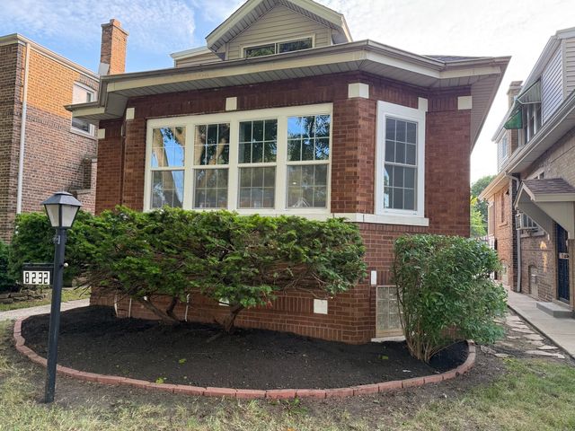 8232 S Calumet Avenue, Chicago, IL 60619