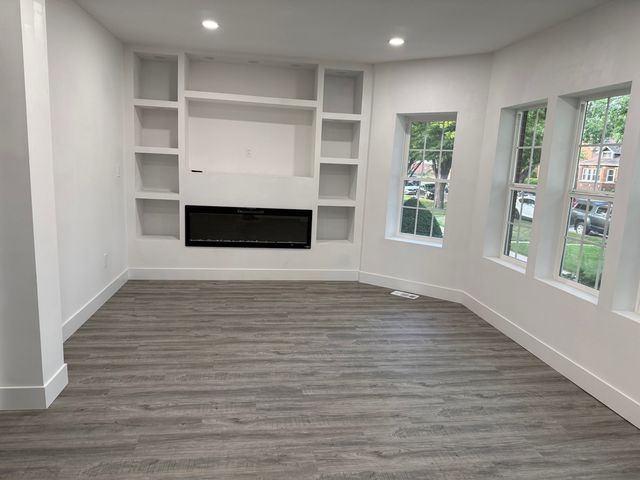 8232 S Calumet Avenue, Chicago, IL 60619