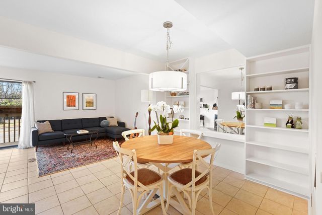 2716 GLENGYLE DR, Vienna, VA 22181