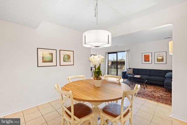 2716 GLENGYLE DR, Vienna, VA 22181