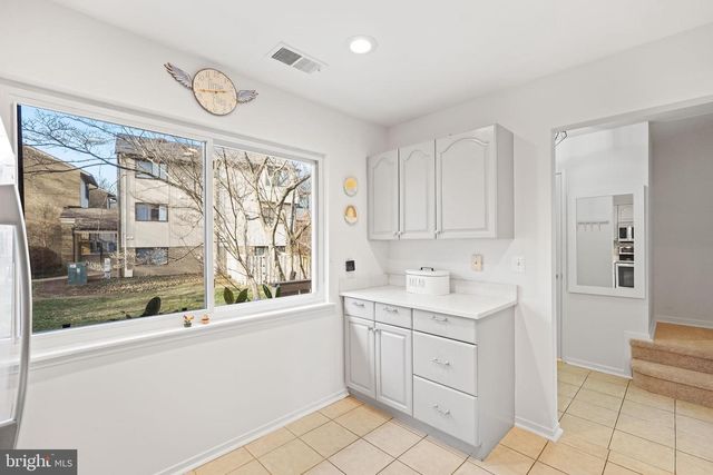 2716 GLENGYLE DR, Vienna, VA 22181