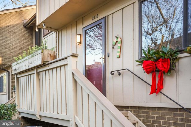 2716 GLENGYLE DR, Vienna, VA 22181