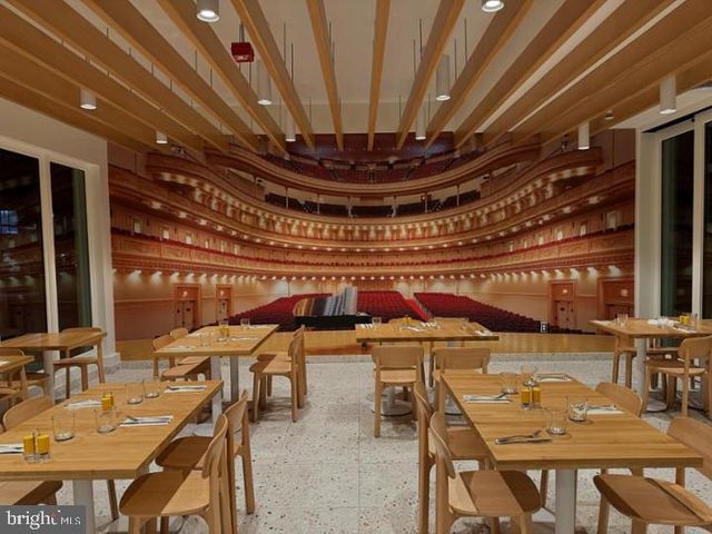 2716 GLENGYLE DR, Vienna, VA 22181