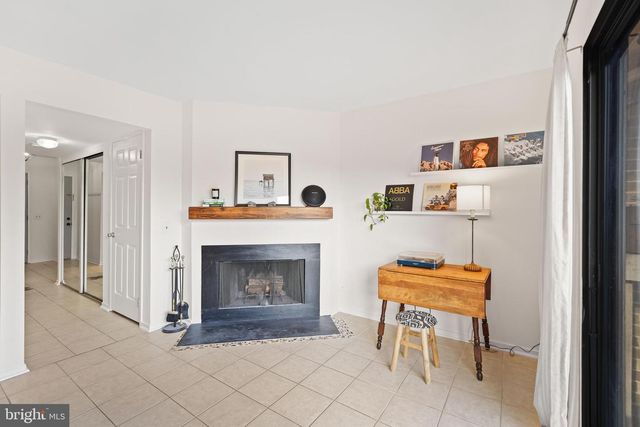 2716 GLENGYLE DR, Vienna, VA 22181