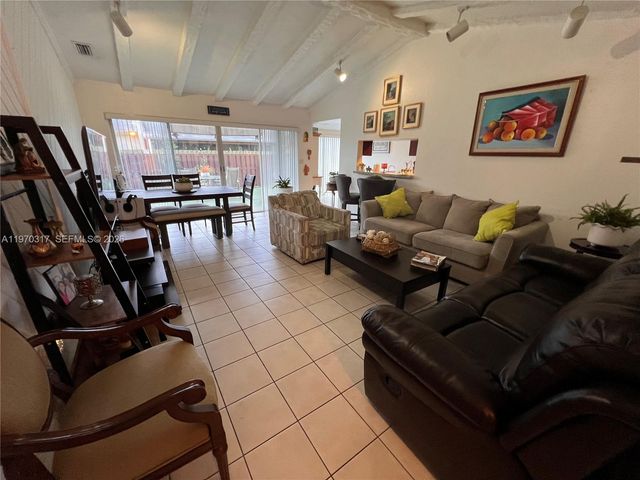 11028 SW 123rd Pl, Miami, FL 33186