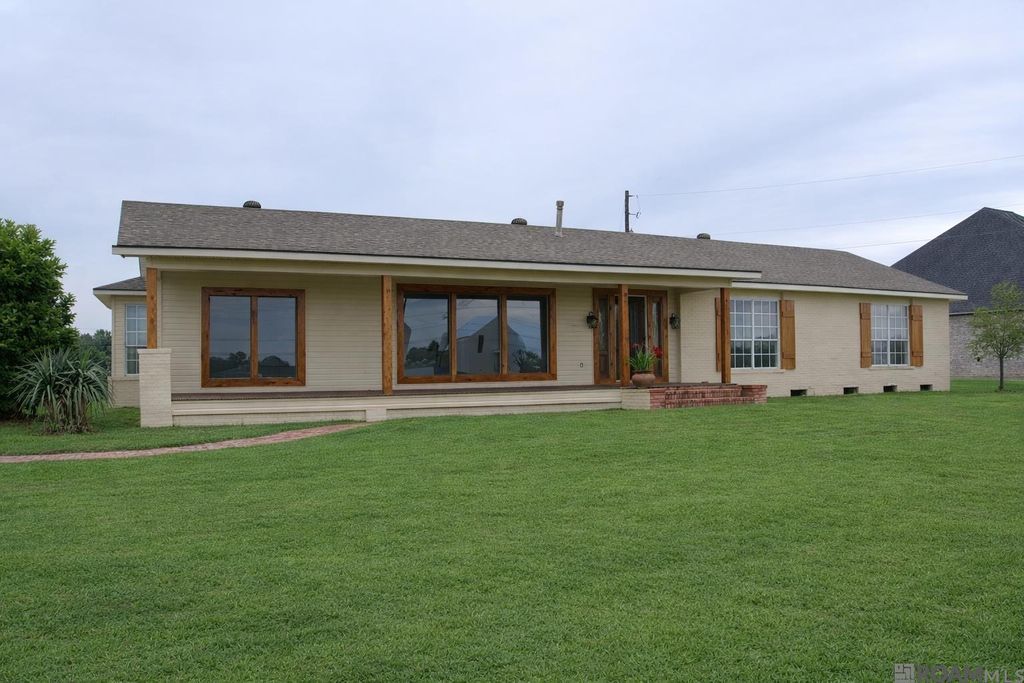 7058 Island Rd, Jarreau, LA 70749