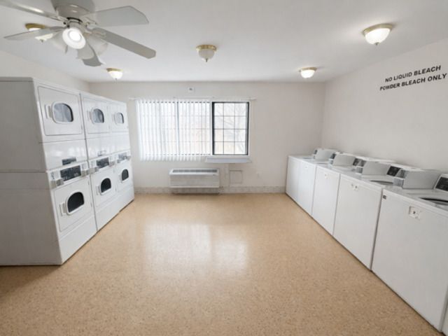 3370 W Brooke Avenue 410, Waukegan, IL 60087