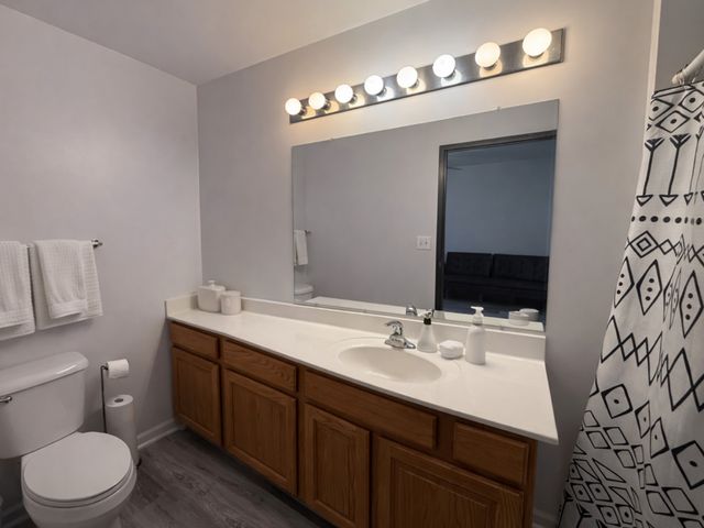 3370 W Brooke Avenue 410, Waukegan, IL 60087