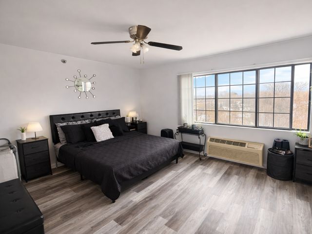 3370 W Brooke Avenue 410, Waukegan, IL 60087