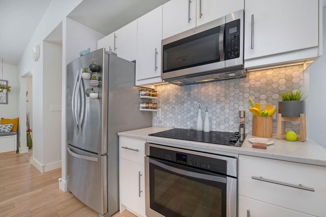 1825 Northbrook Drive, Ann Arbor, MI 48103