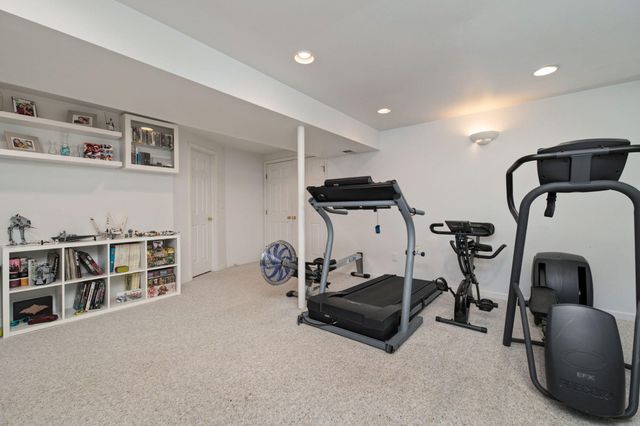 1825 Northbrook Drive, Ann Arbor, MI 48103