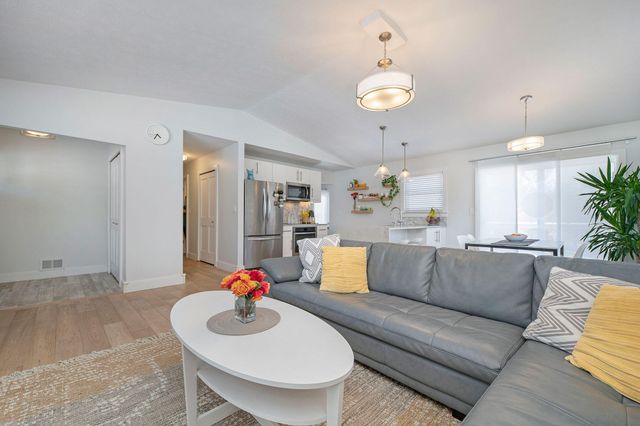 1825 Northbrook Drive, Ann Arbor, MI 48103