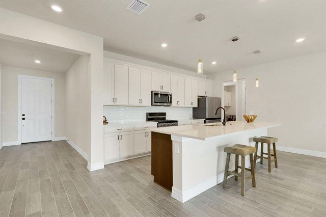 10306 SW Green Turtle Lane, Port St. Lucie, FL 34987