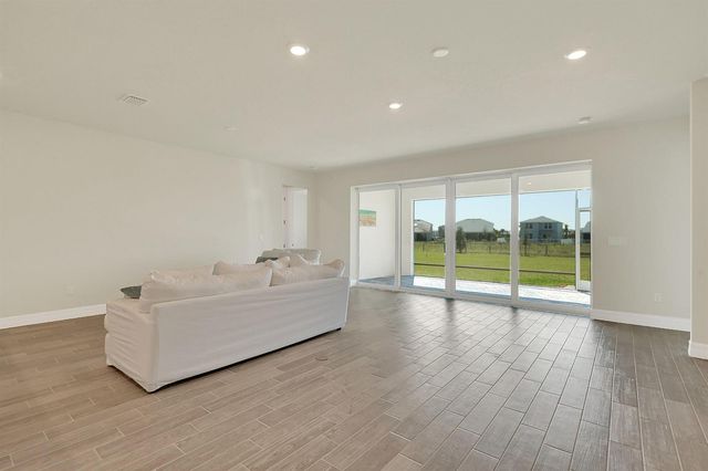 10306 SW Green Turtle Lane, Port St. Lucie, FL 34987