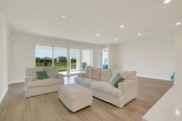 10306 SW Green Turtle Lane, Port St. Lucie, FL 34987