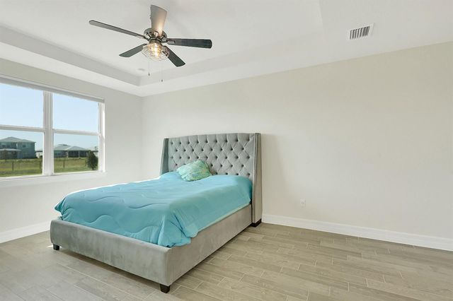 10306 SW Green Turtle Lane, Port St. Lucie, FL 34987