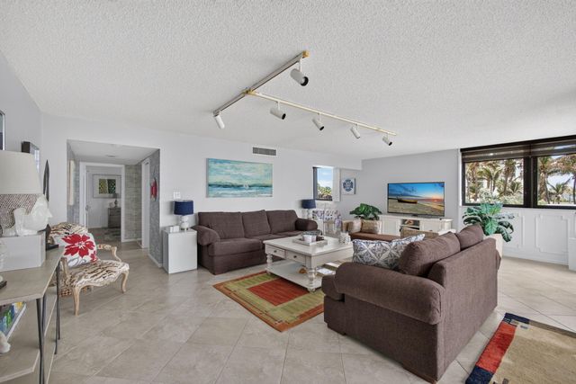5380 N Ocean Drive 2e, Riviera Beach, FL 33404