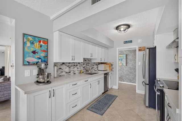 5380 N Ocean Drive 2e, Riviera Beach, FL 33404