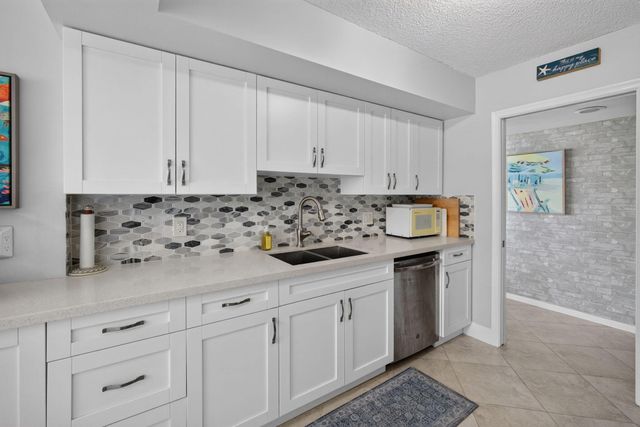 5380 N Ocean Drive 2e, Riviera Beach, FL 33404