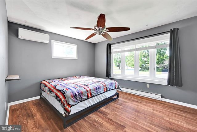14 W WALNUT ST, Cleona, PA 17042