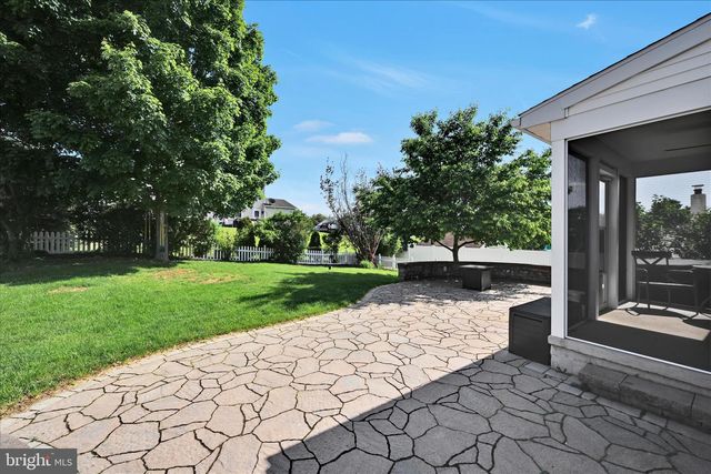 14 W WALNUT ST, Cleona, PA 17042