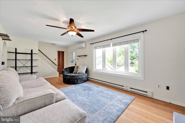 14 W WALNUT ST, Cleona, PA 17042