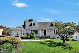 14 W WALNUT ST, Cleona, PA 17042