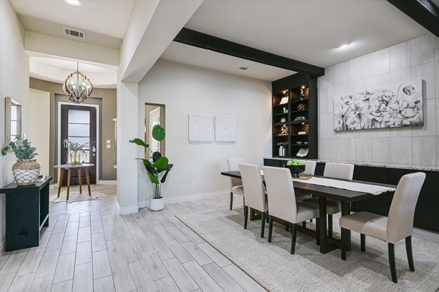 104 W Highfield ST, Hutto, TX 78634