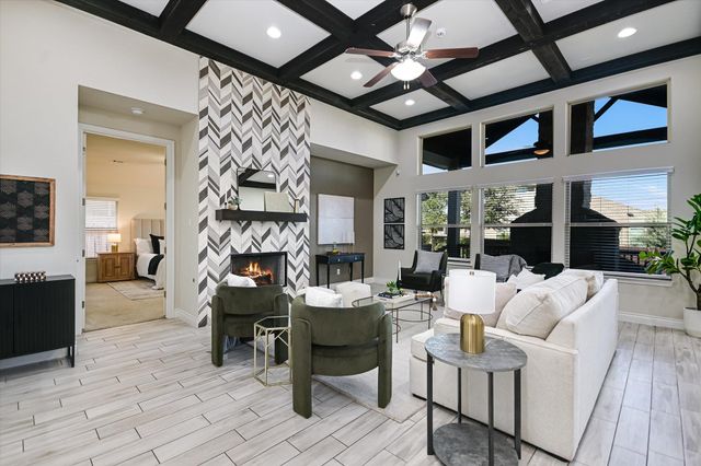 104 W Highfield ST, Hutto, TX 78634