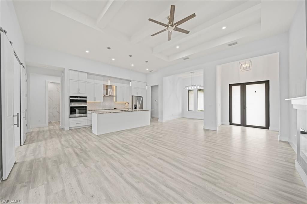 Image 11 of property listing at 1124 SW 4th LN, Cape Coral, FL 33991