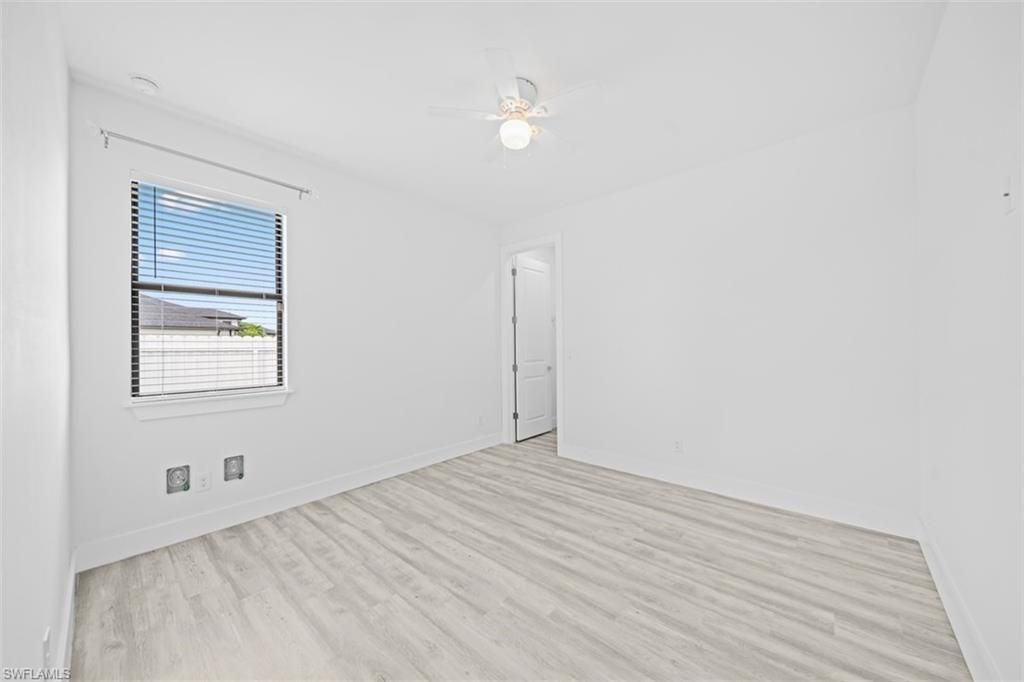 Image 21 of property listing at 1124 SW 4th LN, Cape Coral, FL 33991