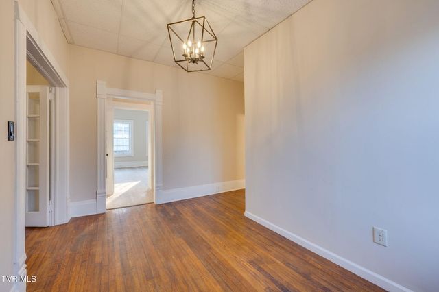 201 East Unaka Avenue, Johnson City, TN 37601