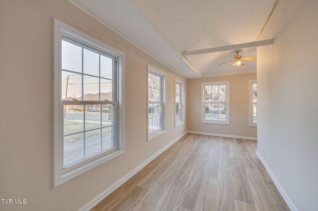 201 East Unaka Avenue, Johnson City, TN 37601