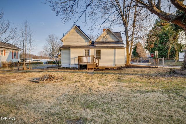 201 East Unaka Avenue, Johnson City, TN 37601