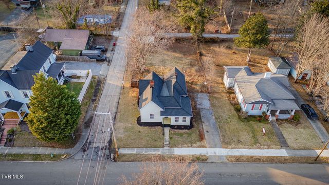 201 East Unaka Avenue, Johnson City, TN 37601