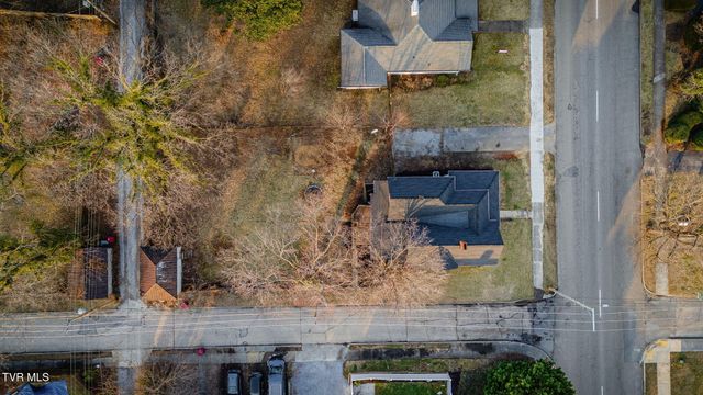 201 East Unaka Avenue, Johnson City, TN 37601