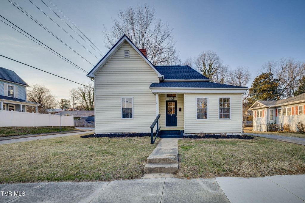 201 East Unaka Avenue, Johnson City, TN 37601