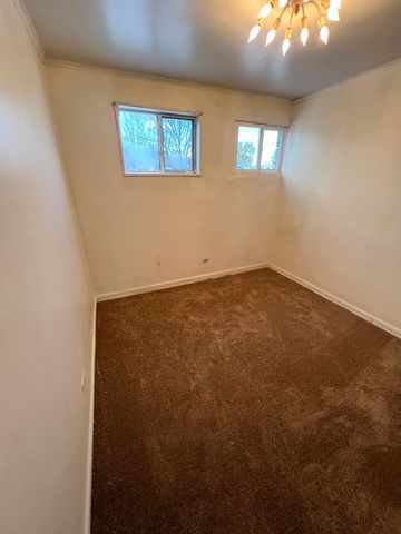 4601 W 82nd Street, Chicago, IL 60652