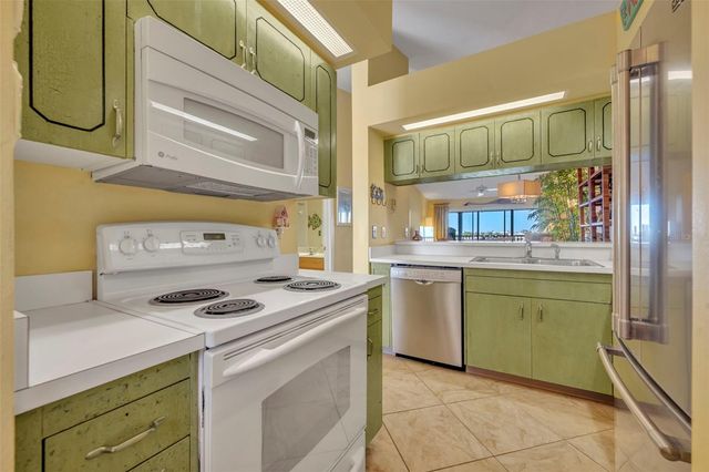 440 BOUCHELLE DRIVE 302, New Smyrna Beach, FL 32169