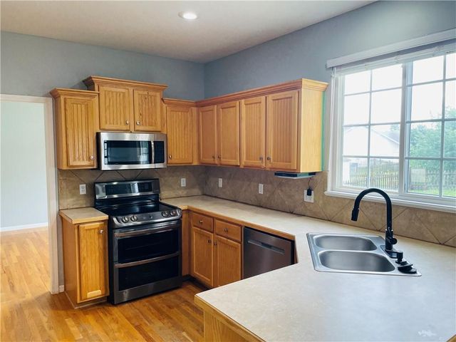 3809 Clayton Drive, Leavenworth, KS 66048