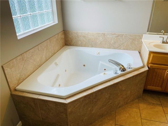 3809 Clayton Drive, Leavenworth, KS 66048