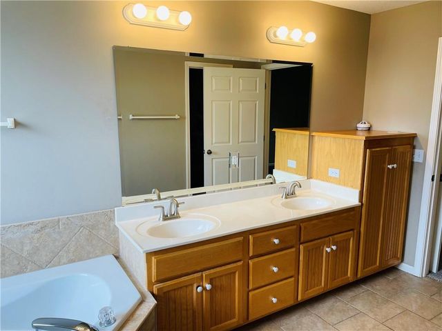 3809 Clayton Drive, Leavenworth, KS 66048