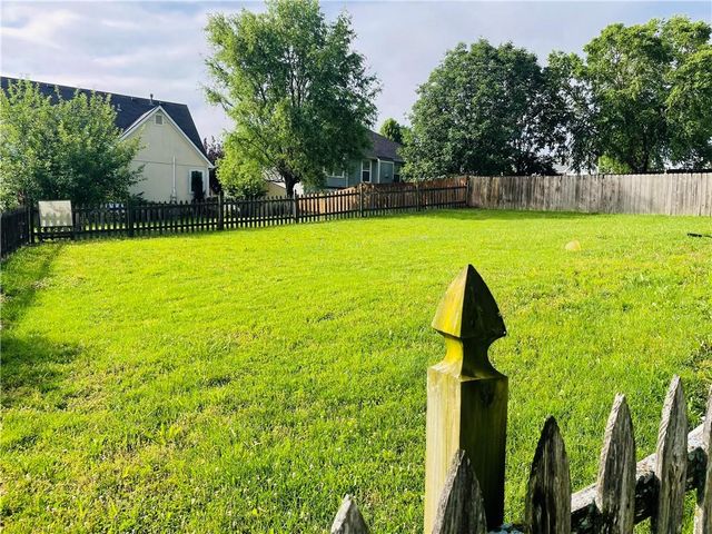 3809 Clayton Drive, Leavenworth, KS 66048