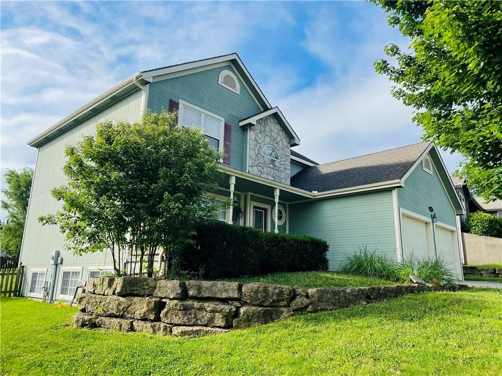 3809 Clayton Drive, Leavenworth, KS 66048