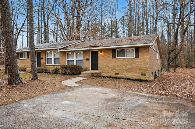 5003 Lakecrest Drive, Charlotte, NC 28215